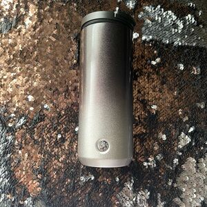Starbucks Ombre 12oz tumbler black and silver for hot and cold drinks☕️.